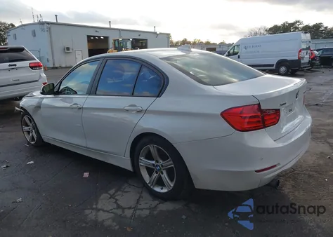 2015 BMW 320I xDrive z USA, uszkodzony, nr VIN WBA3C3C52FP663810